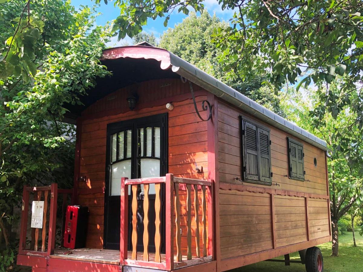 Millygite Roulotte - 4 Seasons Chalet-On-Wheels Exterior photo